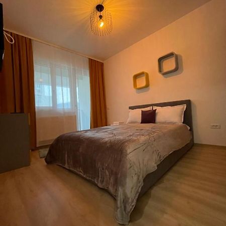 Luxury Q Residence Near Center 雅西 外观 照片