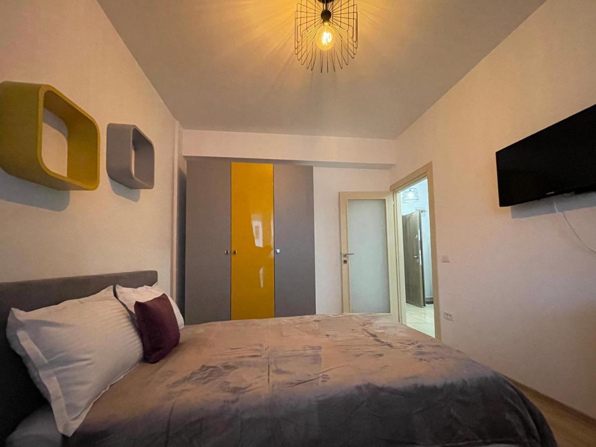 Luxury Q Residence Near Center 雅西 外观 照片