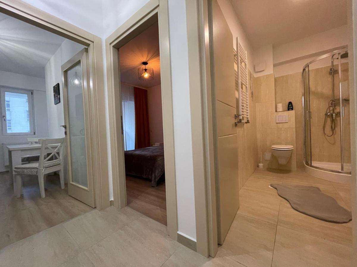 Luxury Q Residence Near Center 雅西 外观 照片